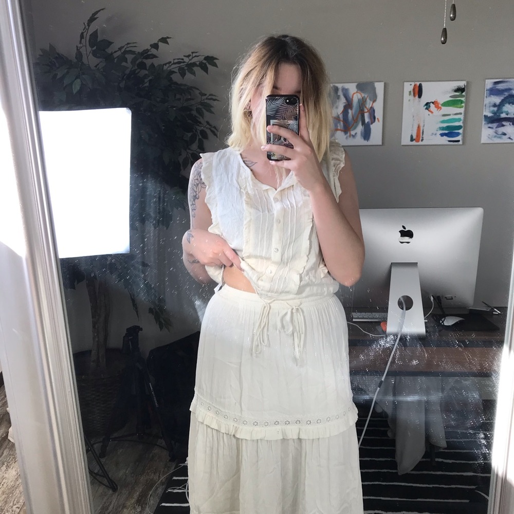 Moon River Ruffle Top - Picture 3 of 6